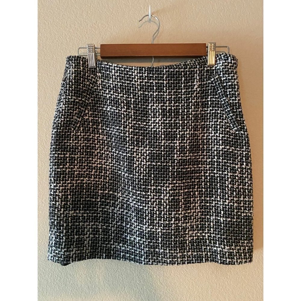 INC International Concepts tweed mini skirt in black and white- Size 4